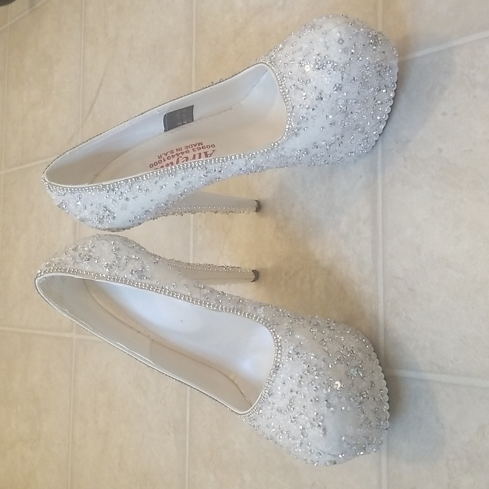 Beautiful Rhinestone/Sequin/Pearl Heels Sz. 7! - Picture 10 of 10